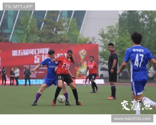 在激情与诗意之间聆听贺炜的足球解说之美与灵魂回响时代长歌里 - 副本 (2)