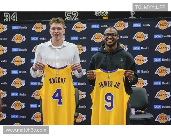 深度解析球员版球衣与市售版本的核心区别与选购要点六大细节全面对比 - 副本 (4) - 副本 深度解析球员版球衣与市售版本的核心区别与选购要点六大细节全面对比 - 副本 (4) - 副本