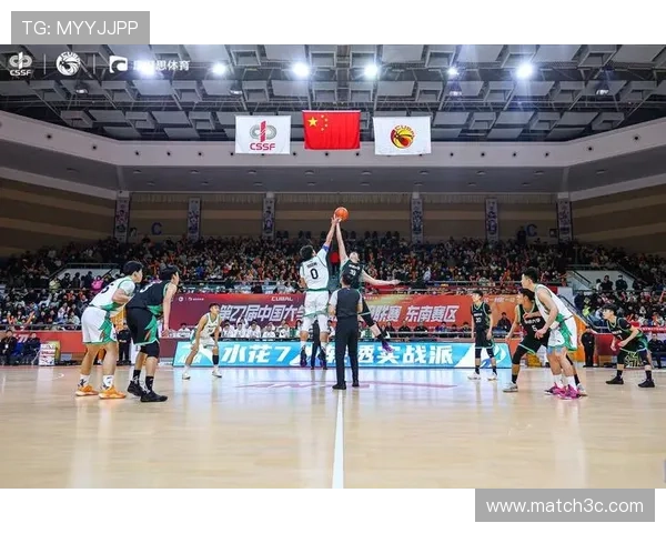 热血对决点燃赛场激情见证篮球团队智慧与速度的巅峰较量 - 副本 (2) - 副本